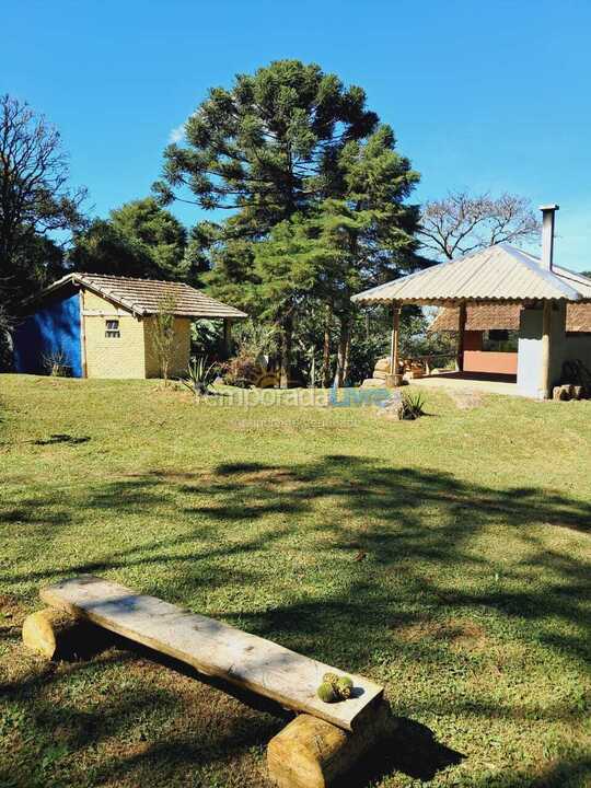 Casa para aluguel de temporada em Piquete (Meia Lua)