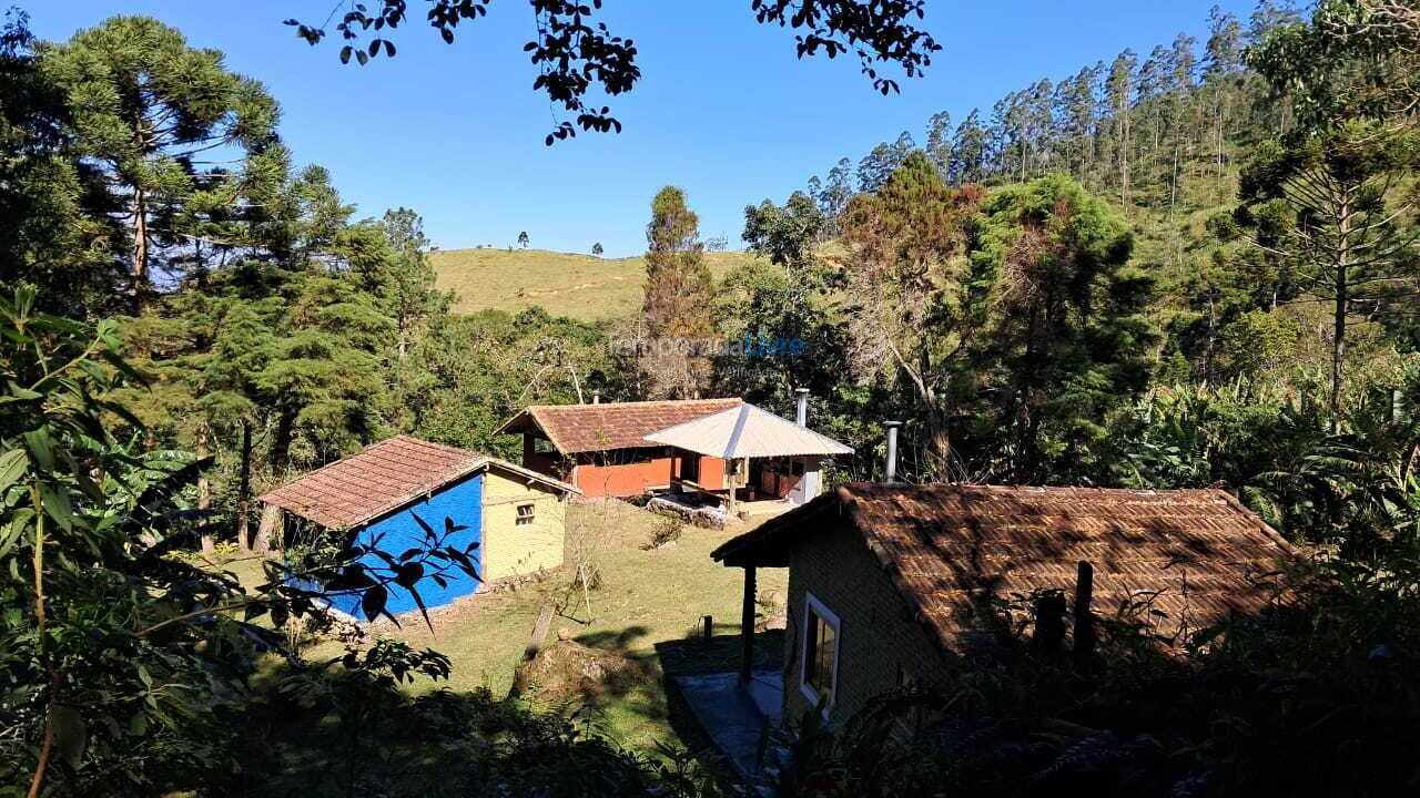 Casa para aluguel de temporada em Piquete (Meia Lua)