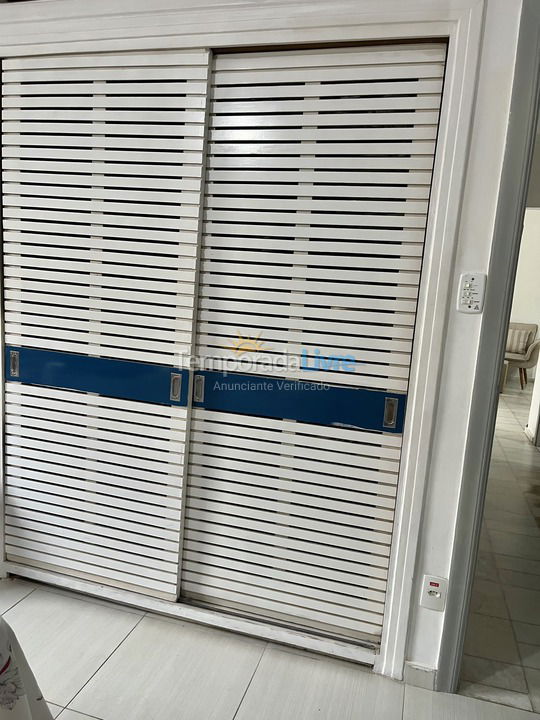 Apartamento para aluguel de temporada em Guarujá (Pitangueiras)