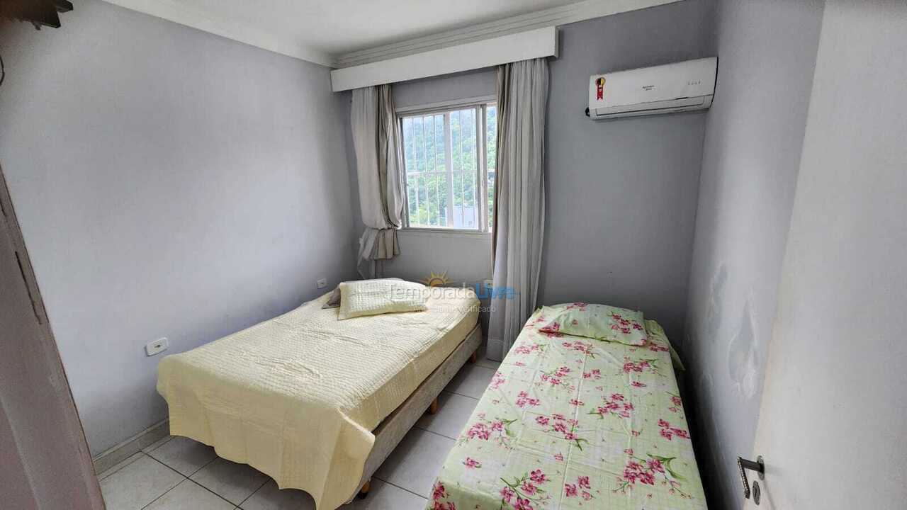 Apartamento para aluguel de temporada em Guarujá (Pitangueiras)