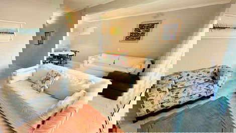 Duplex apartment in a beachfront condominium in Praia Brava.