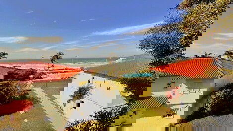 Duplex apartment in a beachfront condominium in Praia Brava.
