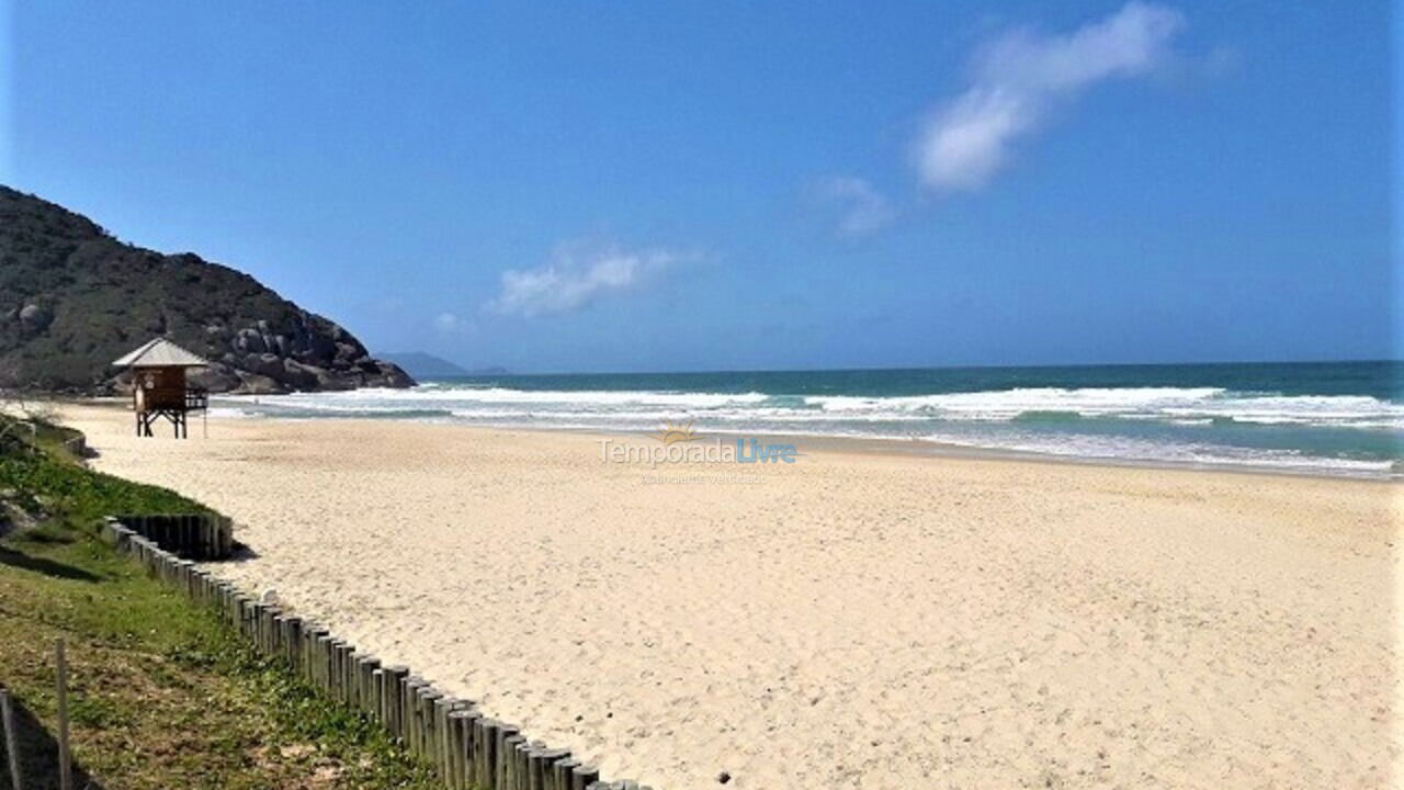 Apartment for vacation rental in Florianópolis (Praia Brava)