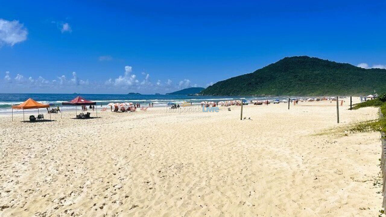 Apartment for vacation rental in Florianópolis (Praia Brava)
