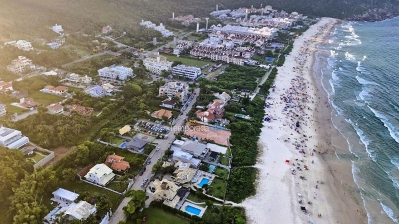 Apartment for vacation rental in Florianópolis (Praia Brava)