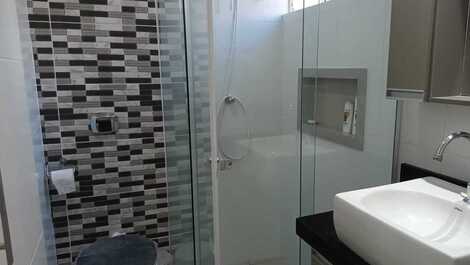 Excellent 1 bedroom apartment, block from the sea