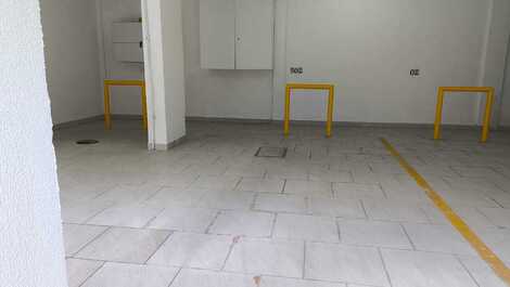 Excellent 1 bedroom apartment, block from the sea