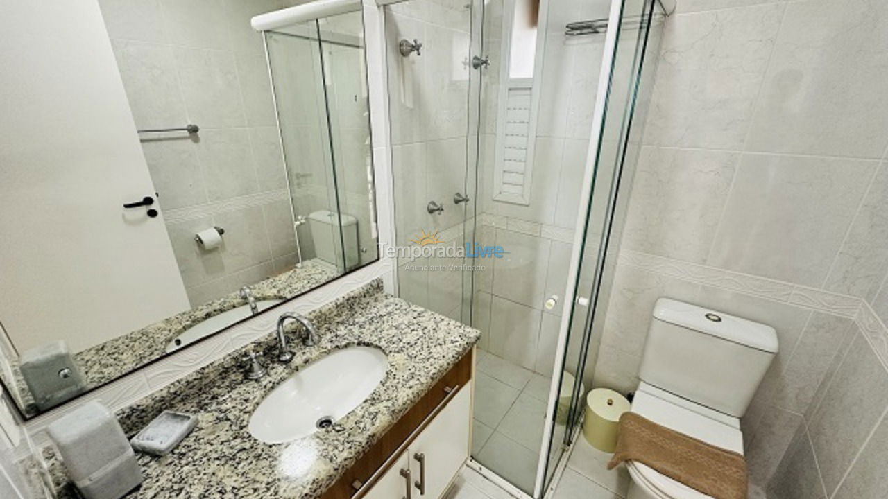 Apartamento para aluguel de temporada em Florianópolis (Praia Brava)