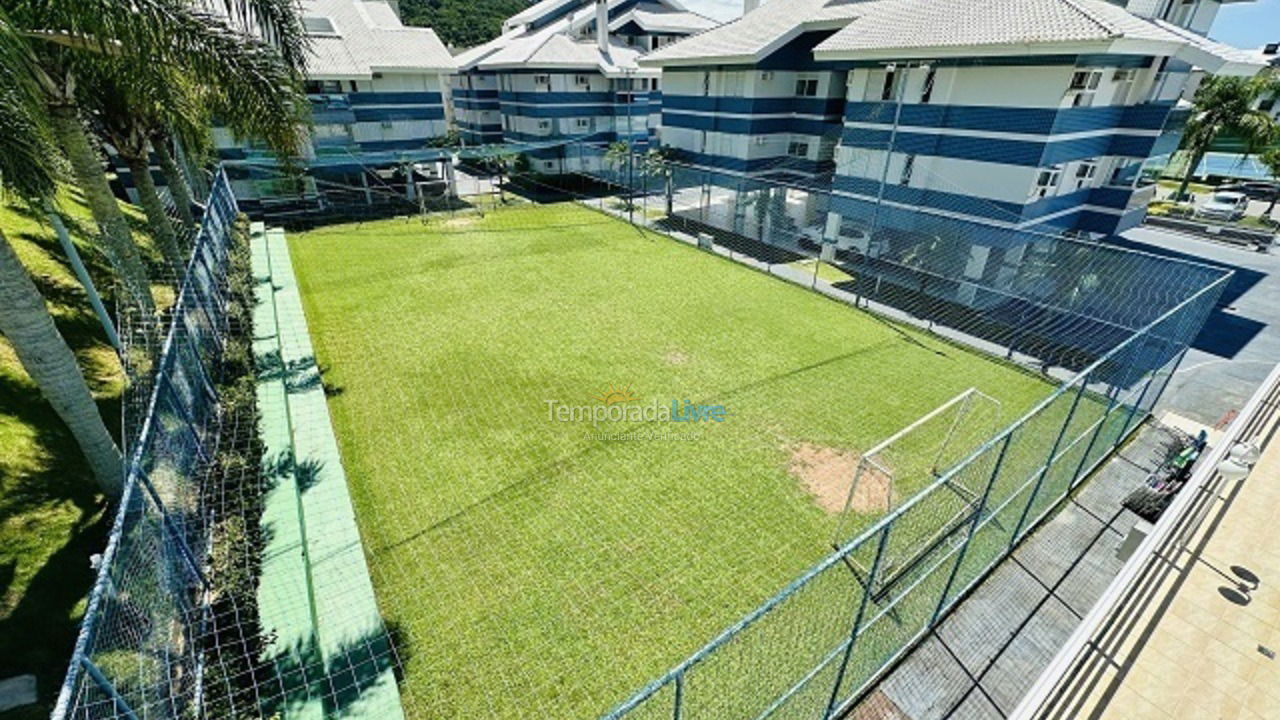 Apartamento para aluguel de temporada em Florianópolis (Praia Brava)