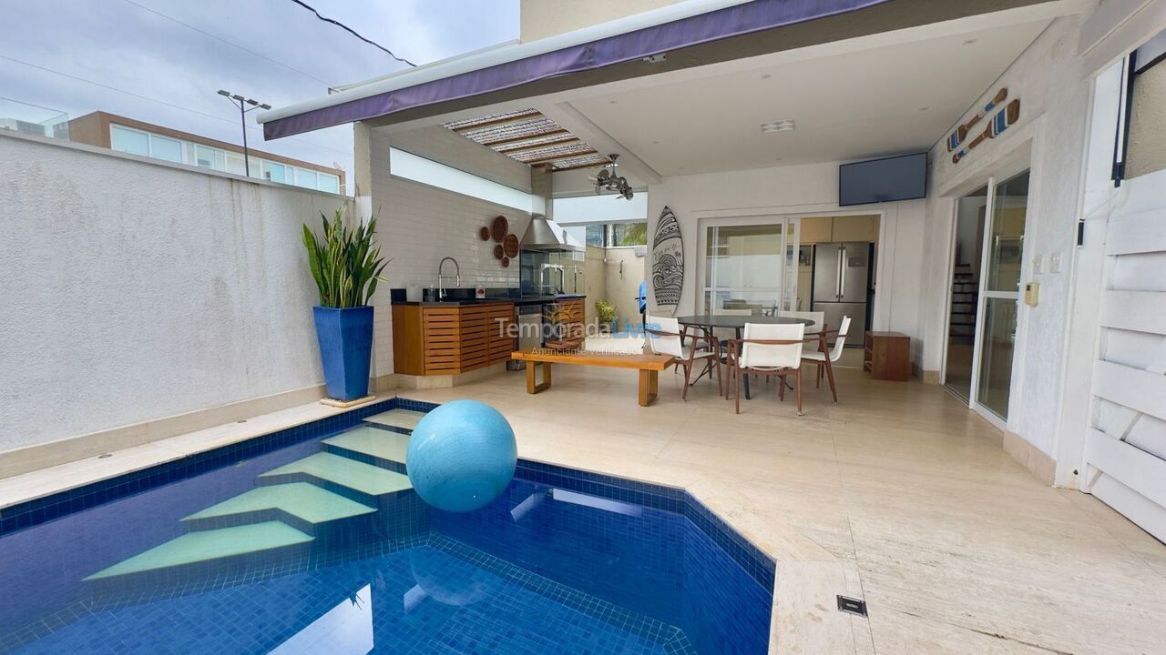 Casa para alquiler de vacaciones em São Sebastião (Praia da Baleia)