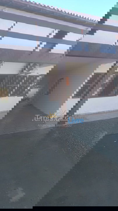 Casa para aluguel de temporada em São Francisco do Sul (Enseada)
