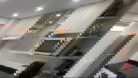 Cozinha com lava roupas
