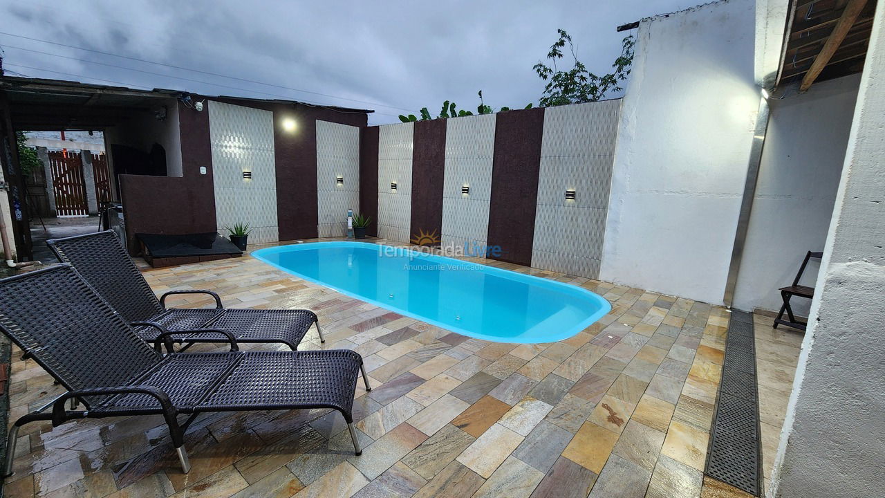 House for vacation rental in Caraguatatuba (Praia das Palmeiras)