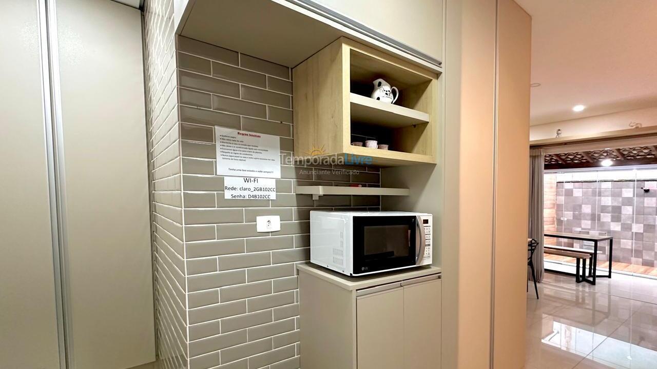 Casa para alquiler de vacaciones em Bertioga (Jardim São Lourenço)