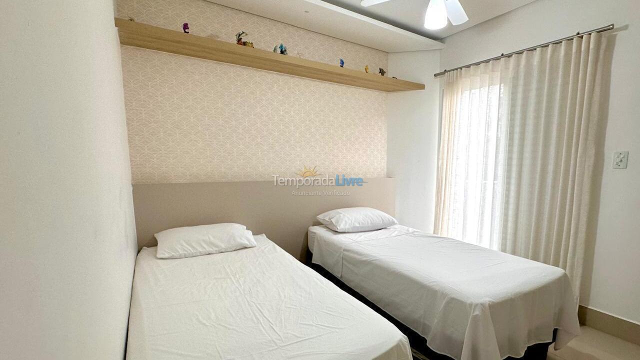 Casa para alquiler de vacaciones em Bertioga (Jardim São Lourenço)