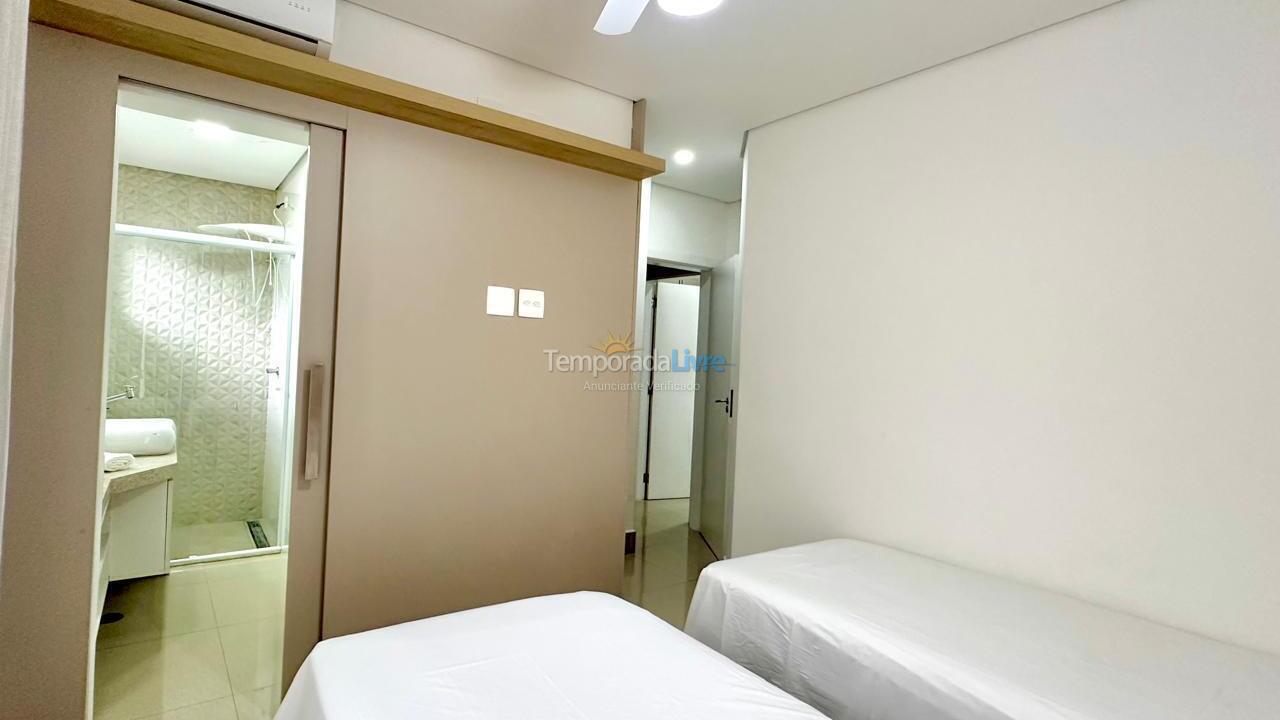 Casa para alquiler de vacaciones em Bertioga (Jardim São Lourenço)