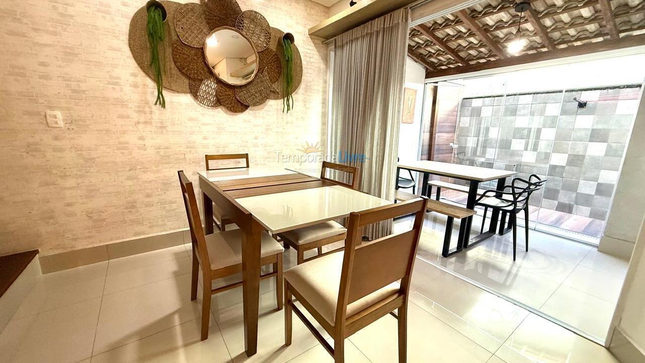 Casa para alquiler de vacaciones em Bertioga (Jardim São Lourenço)