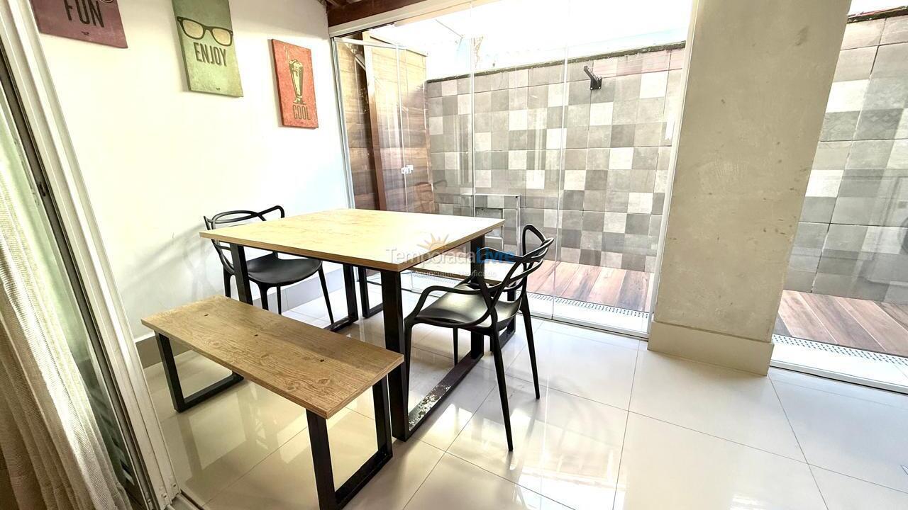 Casa para alquiler de vacaciones em Bertioga (Jardim São Lourenço)