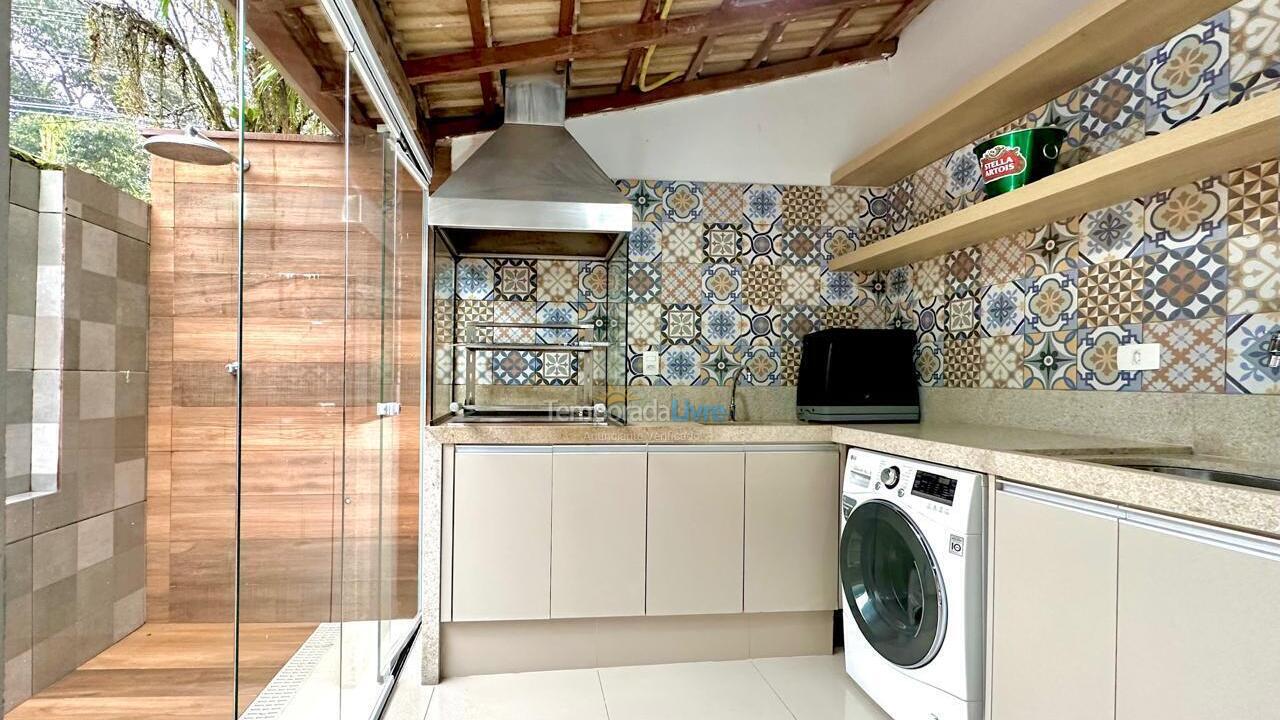 Casa para alquiler de vacaciones em Bertioga (Jardim São Lourenço)