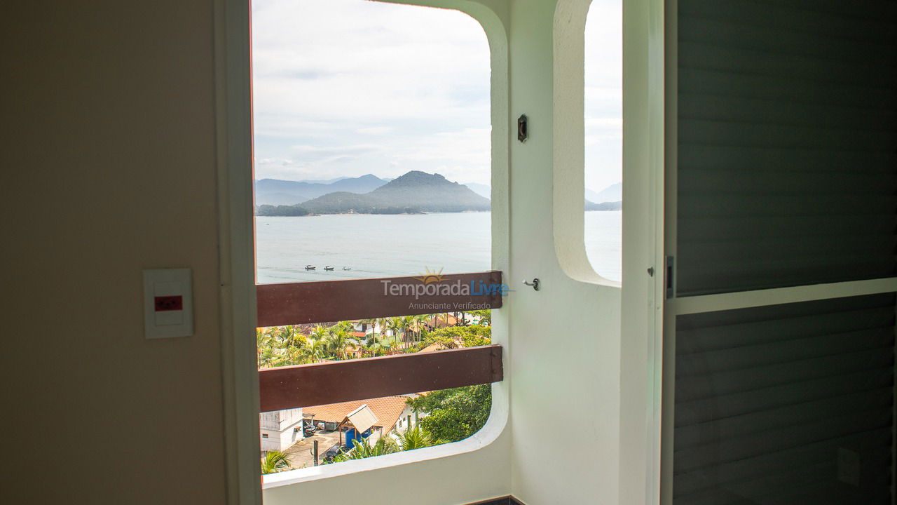 Apartment for vacation rental in Ubatuba (Praia das Toninhas)