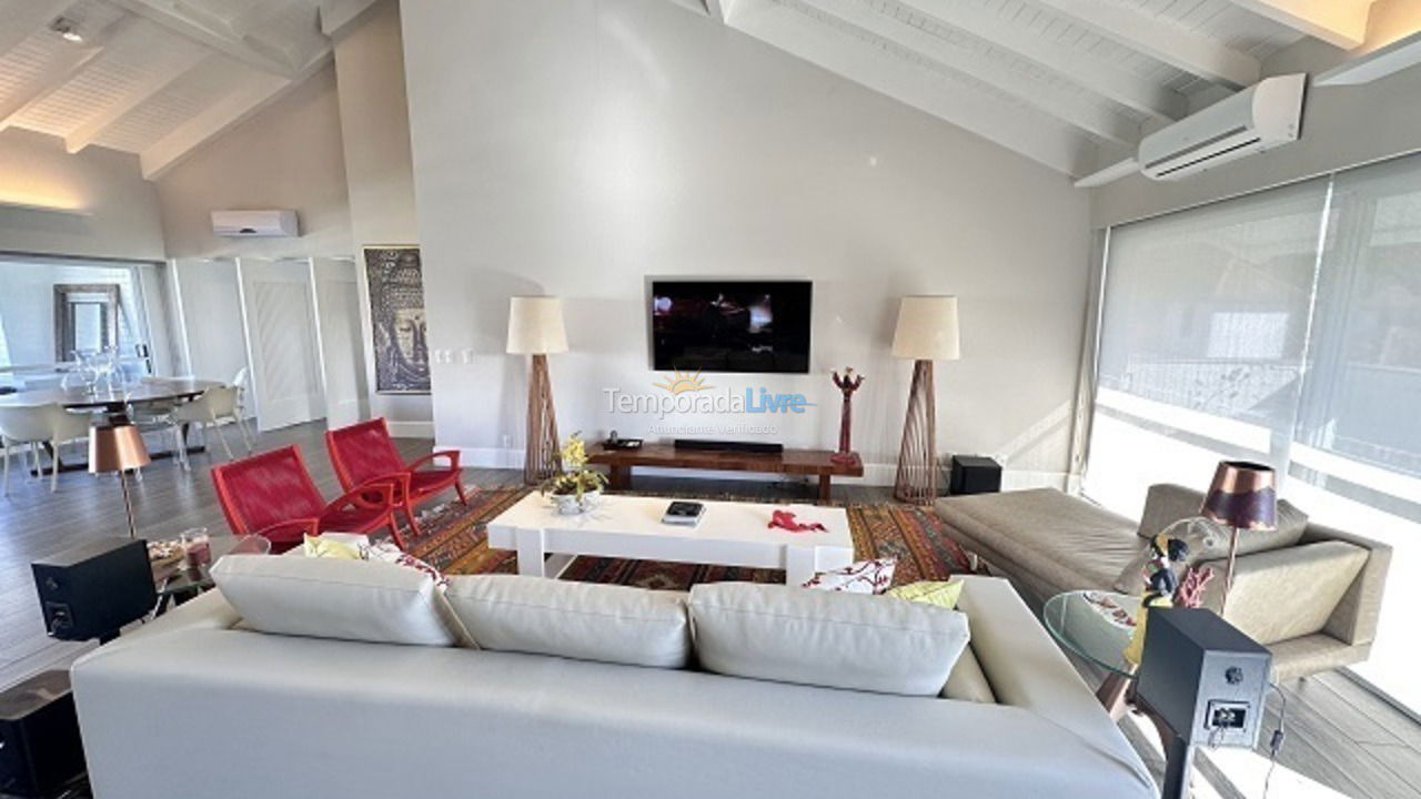 Apartamento para aluguel de temporada em Florianópolis (Praia Brava)