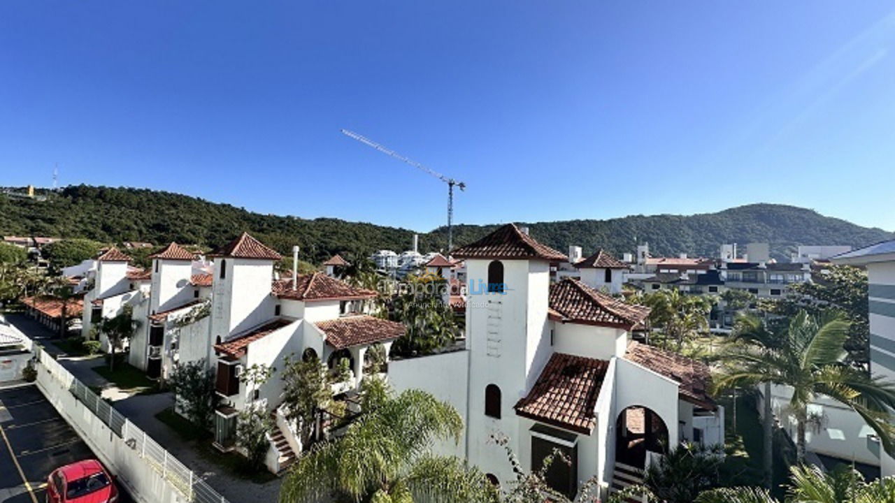 Apartamento para aluguel de temporada em Florianópolis (Praia Brava)