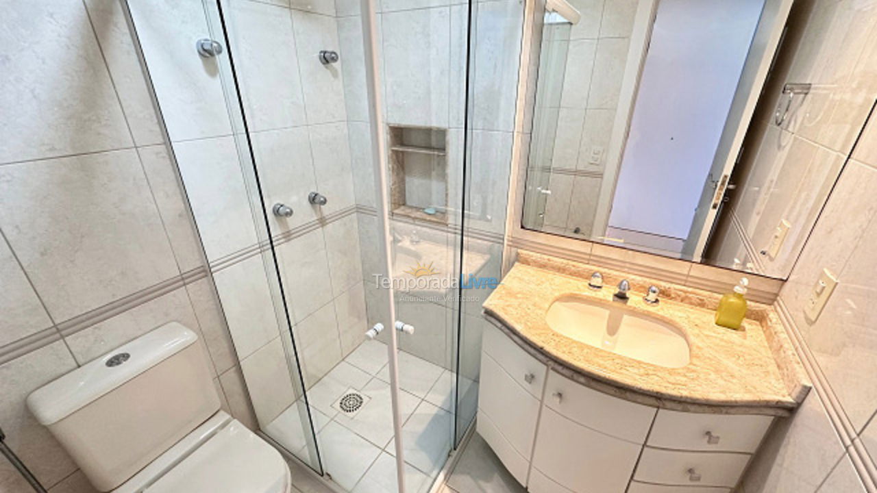 Apartamento para aluguel de temporada em Florianópolis (Praia Brava)