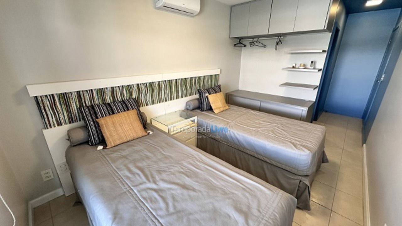 Apartamento para aluguel de temporada em Florianópolis (Praia Brava)