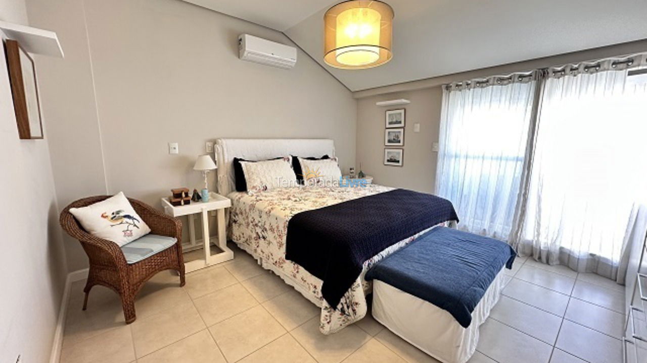 Apartamento para aluguel de temporada em Florianópolis (Praia Brava)