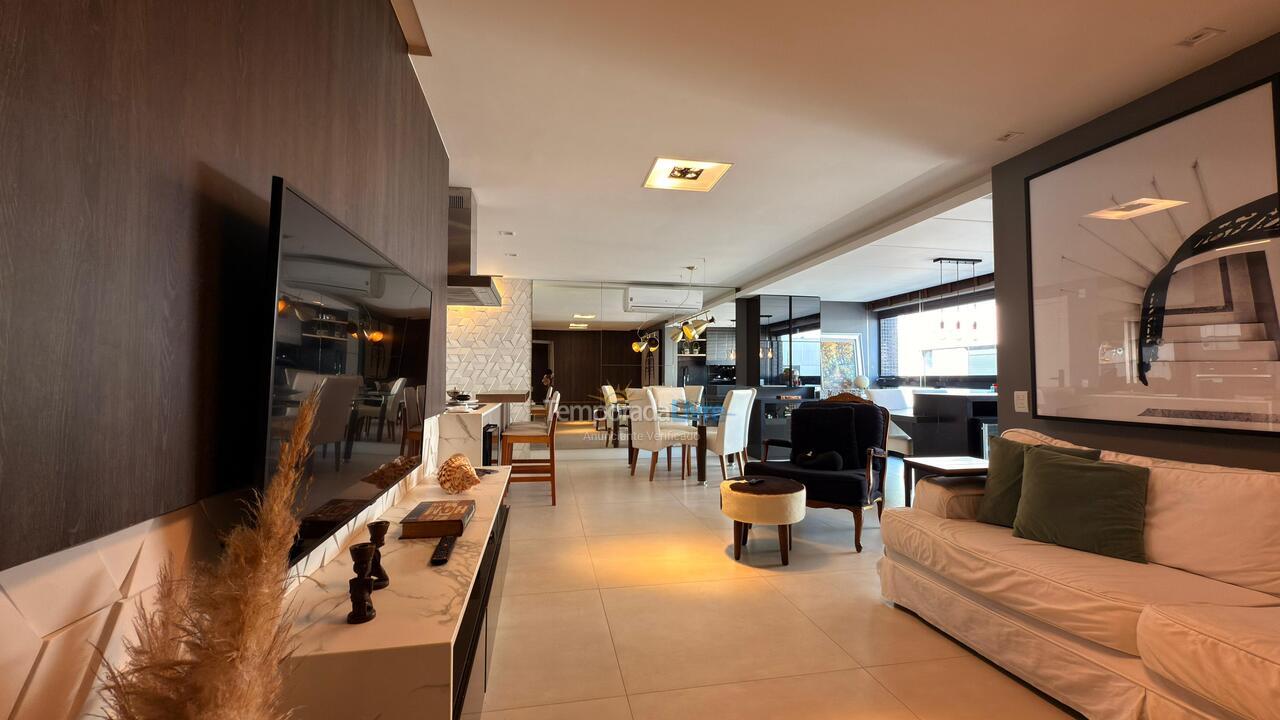 Apartamento para aluguel de temporada em Florianópolis (Novo Campeche)