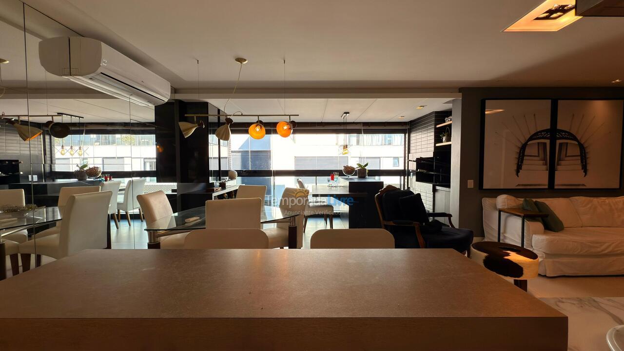 Apartamento para aluguel de temporada em Florianópolis (Novo Campeche)