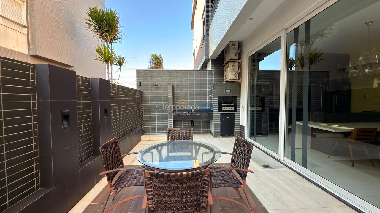 Apartamento para aluguel de temporada em Florianópolis (Novo Campeche)