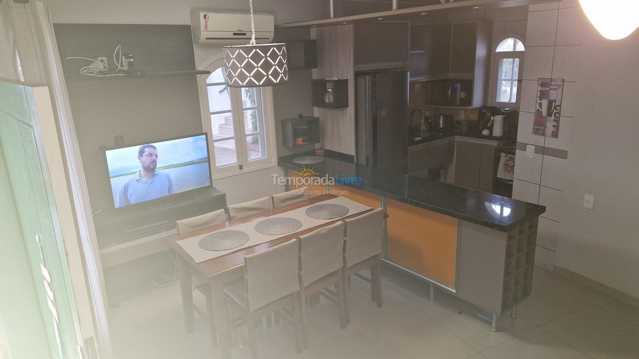 Apartamento para aluguel de temporada em Florianópolis (Cachoeira do Bom Jesus)