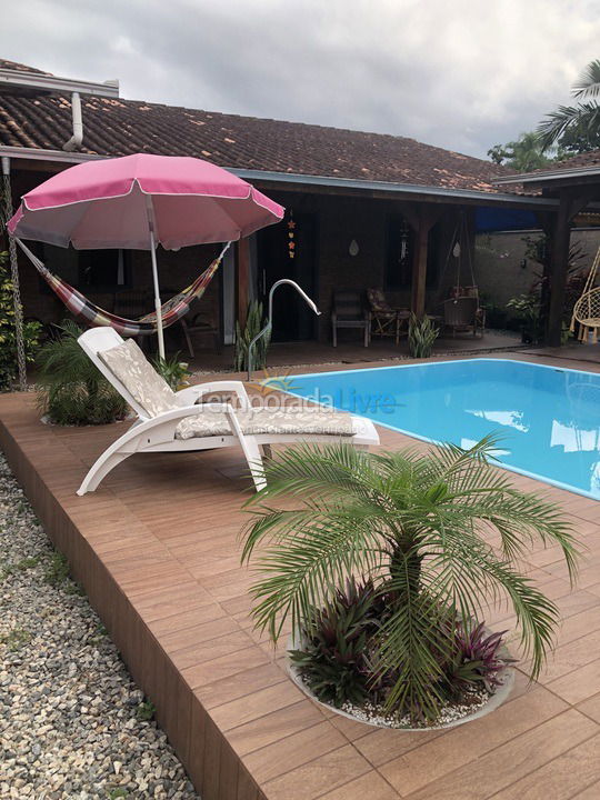 Casa para alquiler de vacaciones em São Francisco do Sul (Vila da Glória)