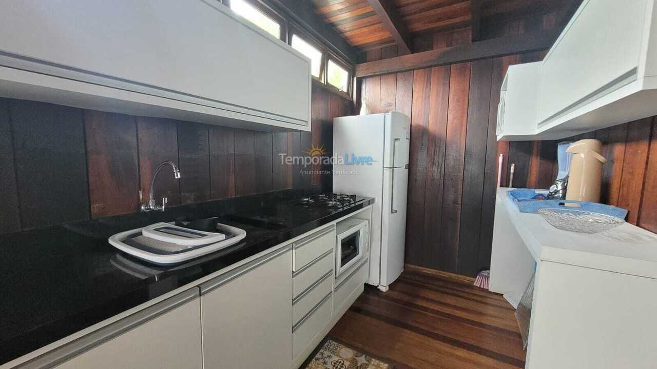 Casa para alquiler de vacaciones em Bombinhas (Praia de Quatro Ilhas)