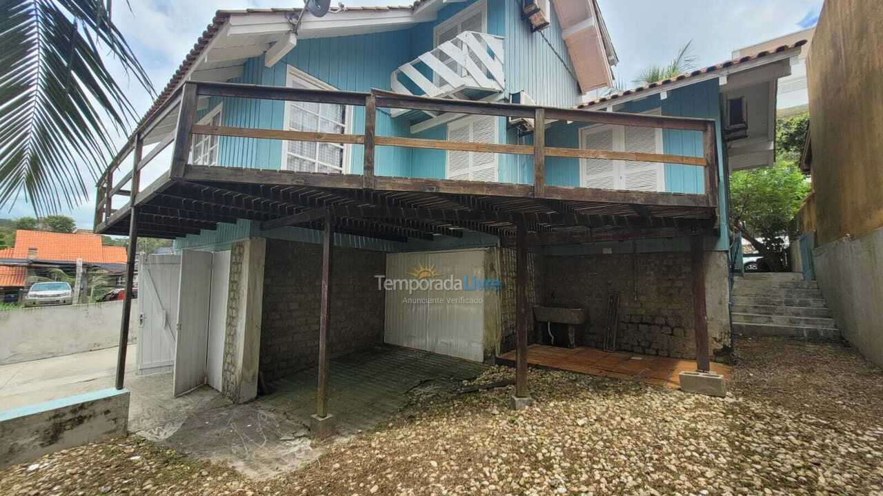 Casa para alquiler de vacaciones em Bombinhas (Praia de Quatro Ilhas)