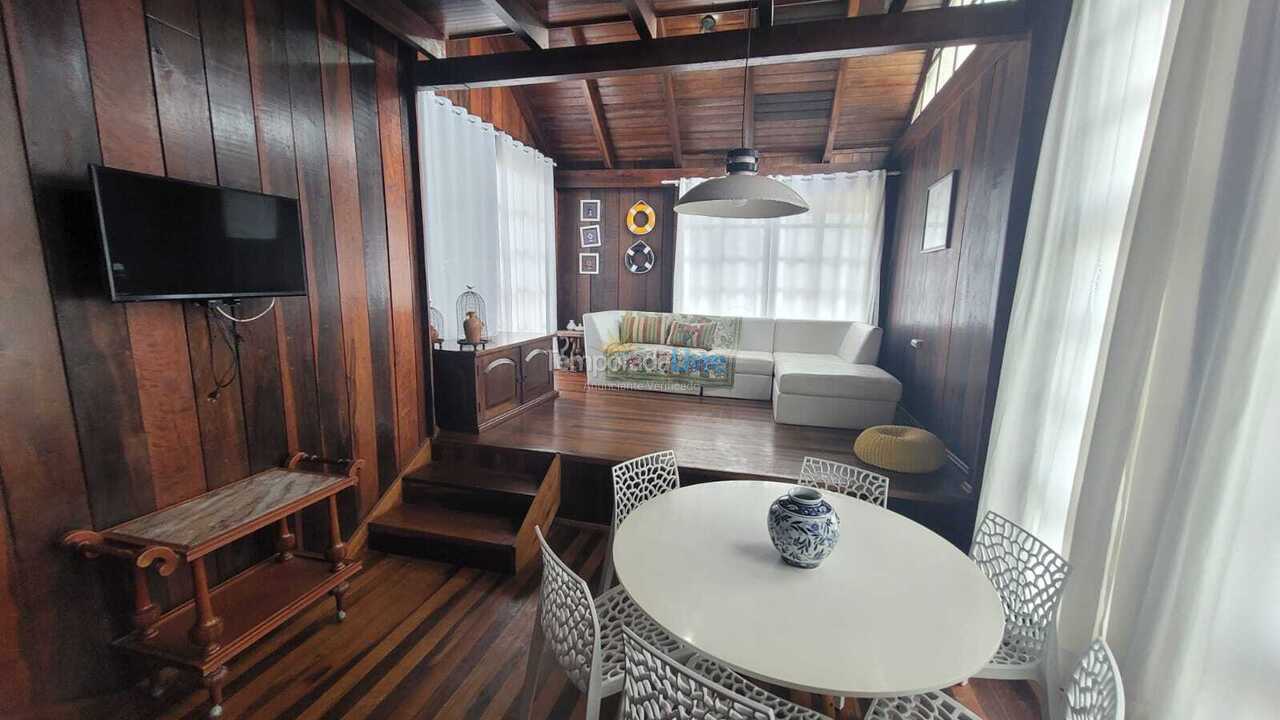 Casa para alquiler de vacaciones em Bombinhas (Praia de Quatro Ilhas)