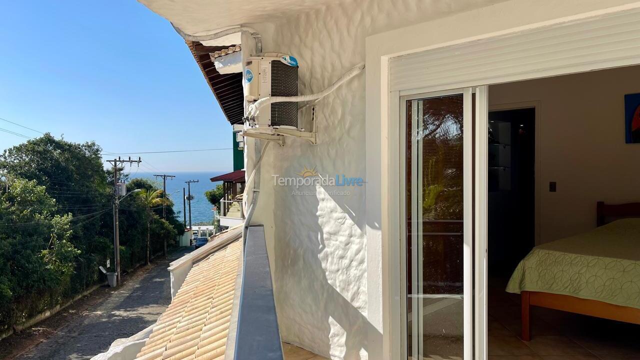 Casa para aluguel de temporada em Bombinhas (Praia de Bombinhas)