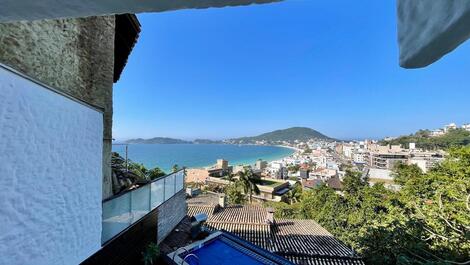 Casa super aconchegante com piscina e vista para o mar