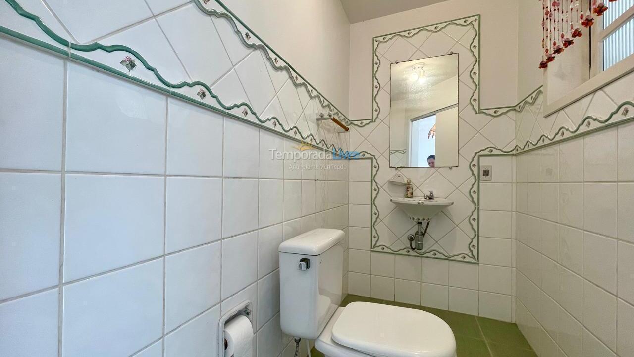 Casa para aluguel de temporada em Bombinhas (Praia de Bombinhas)