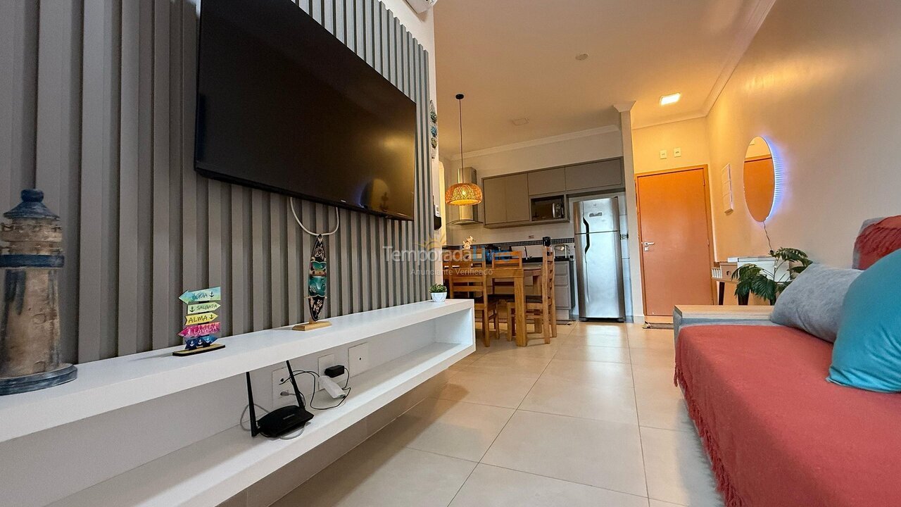 Apartamento para aluguel de temporada em Ubatuba (Praia das Toninhas)