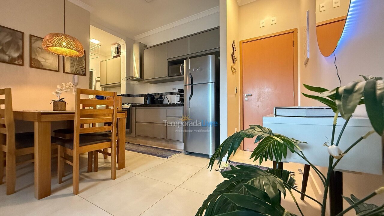 Apartamento para aluguel de temporada em Ubatuba (Praia das Toninhas)