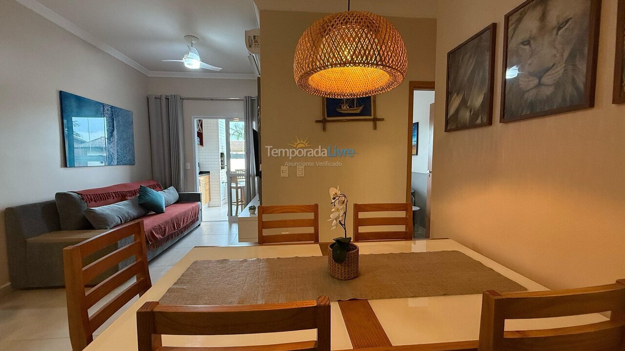 Apartamento para aluguel de temporada em Ubatuba (Praia das Toninhas)