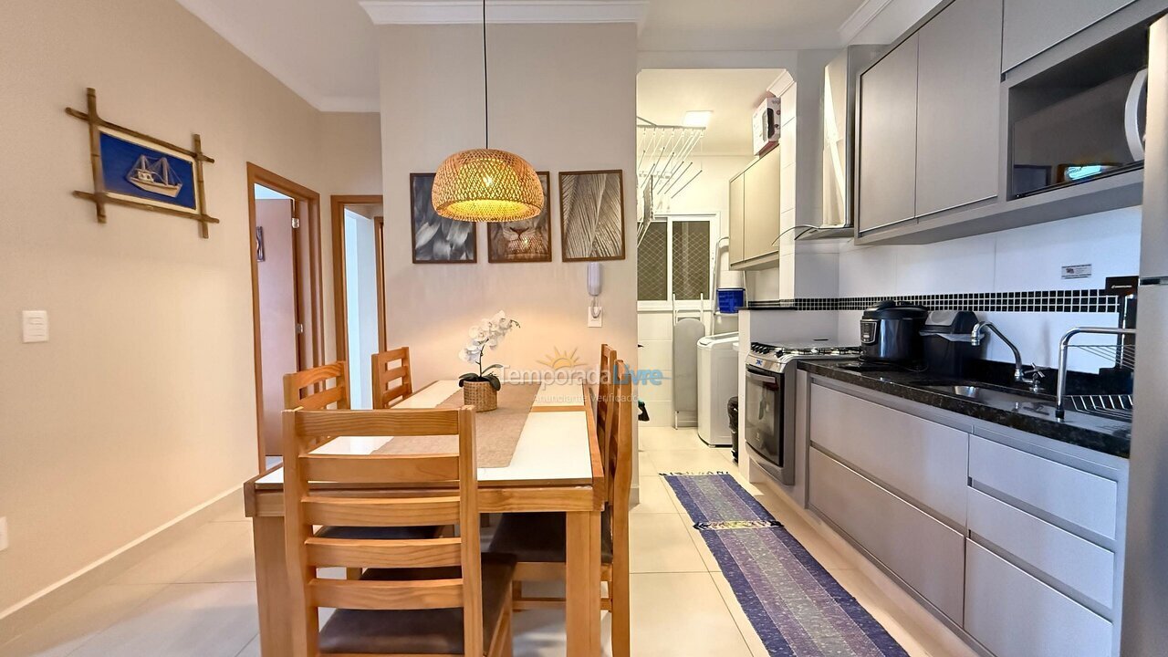 Apartamento para aluguel de temporada em Ubatuba (Praia das Toninhas)