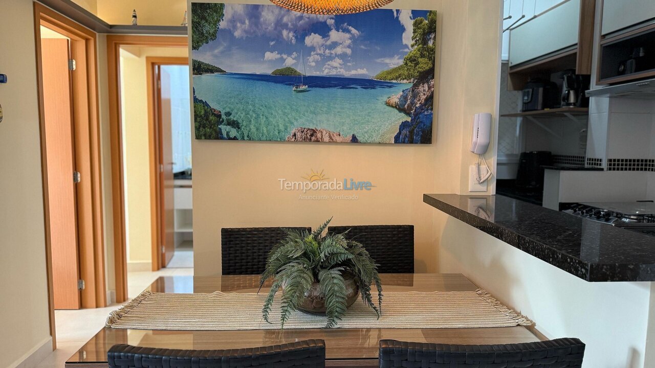 Apartamento para aluguel de temporada em Ubatuba (Praia das Toninhas)