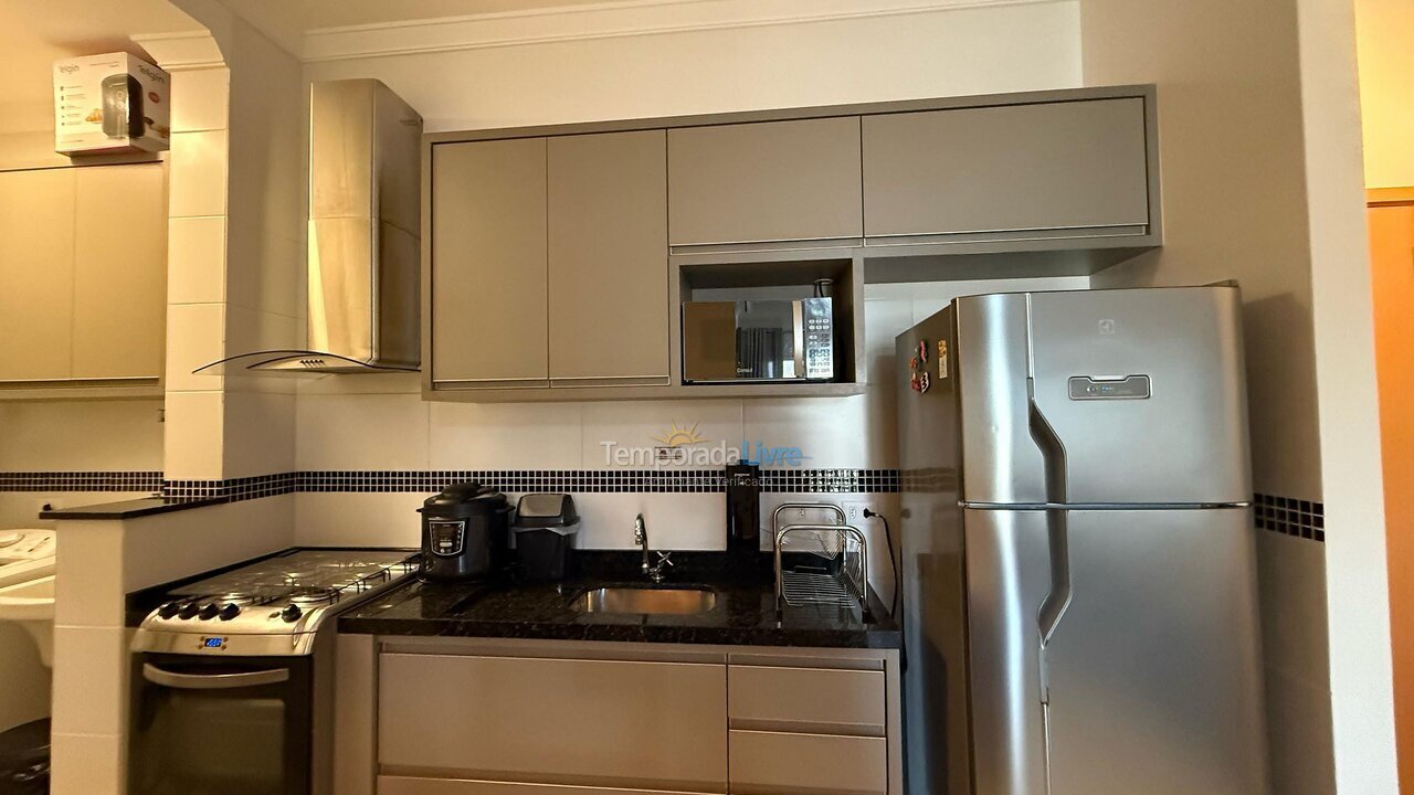 Apartamento para aluguel de temporada em Ubatuba (Praia das Toninhas)