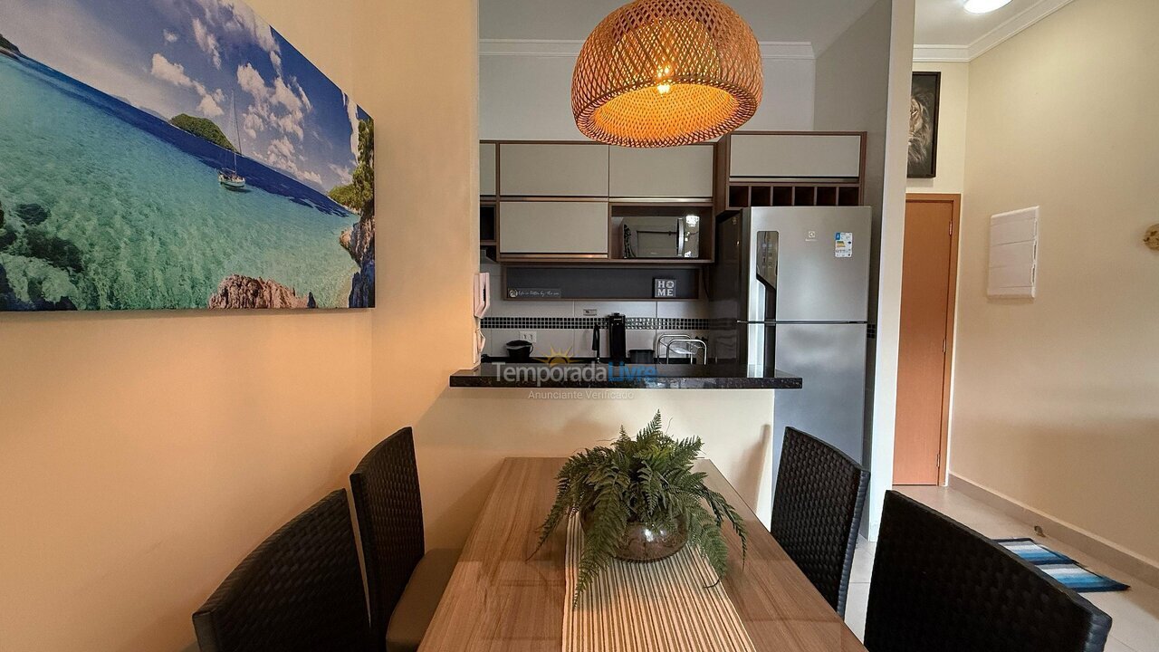 Apartamento para aluguel de temporada em Ubatuba (Praia das Toninhas)
