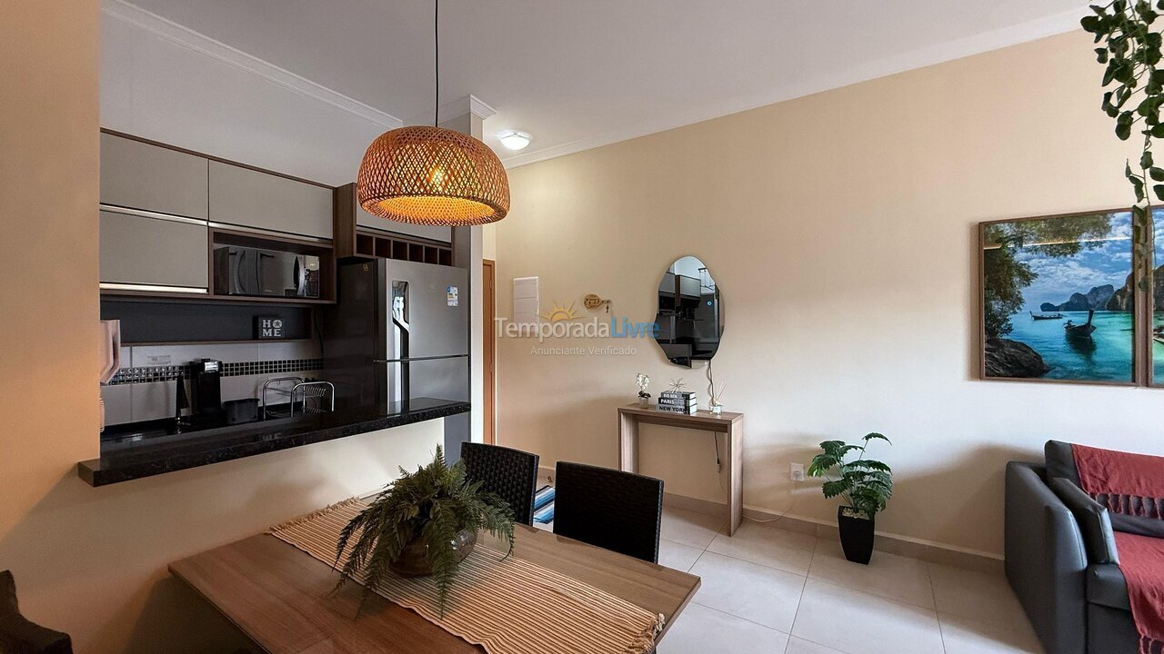 Apartamento para aluguel de temporada em Ubatuba (Praia das Toninhas)