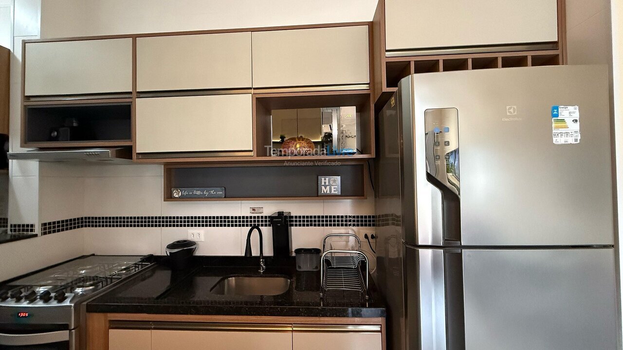Apartamento para aluguel de temporada em Ubatuba (Praia das Toninhas)