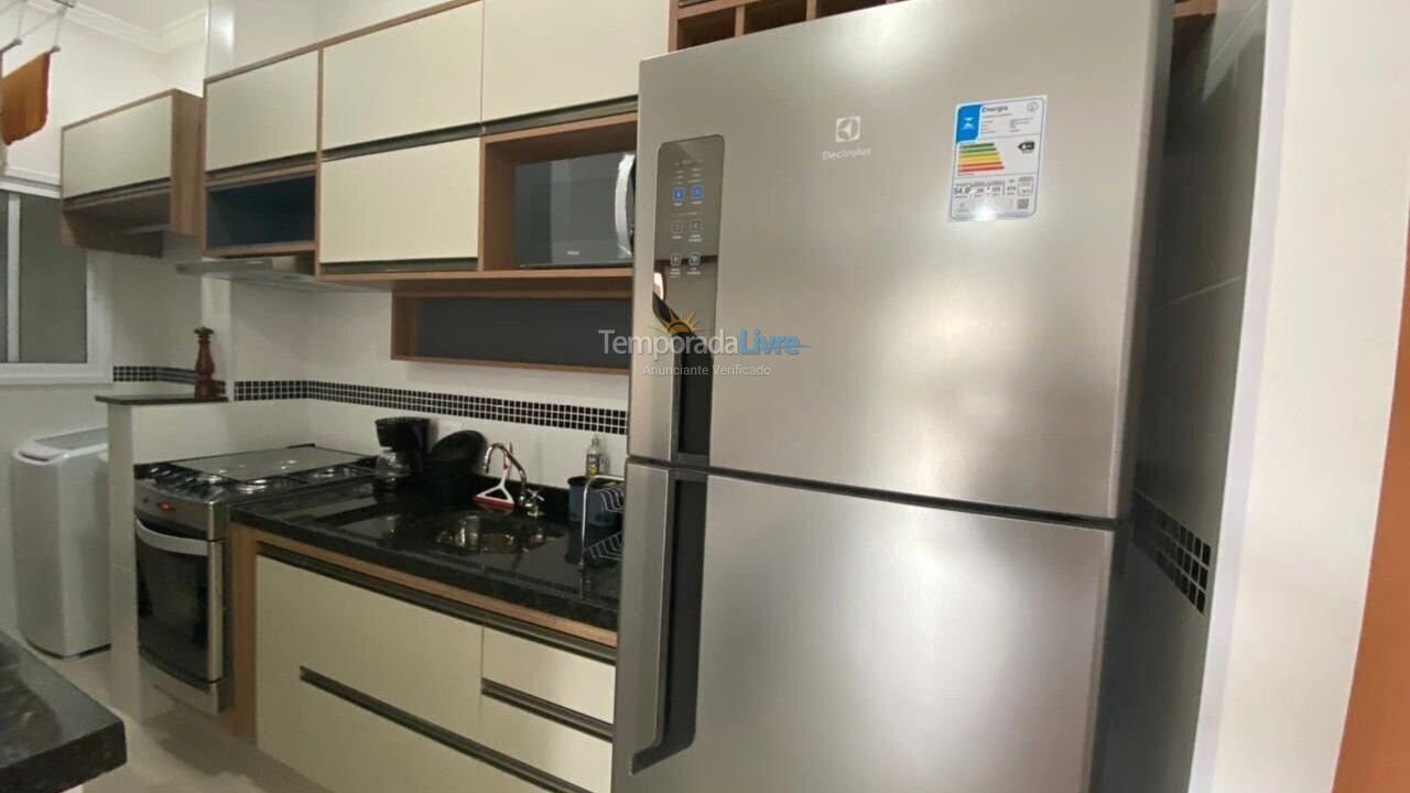Apartamento para aluguel de temporada em Ubatuba (Praia das Toninhas)